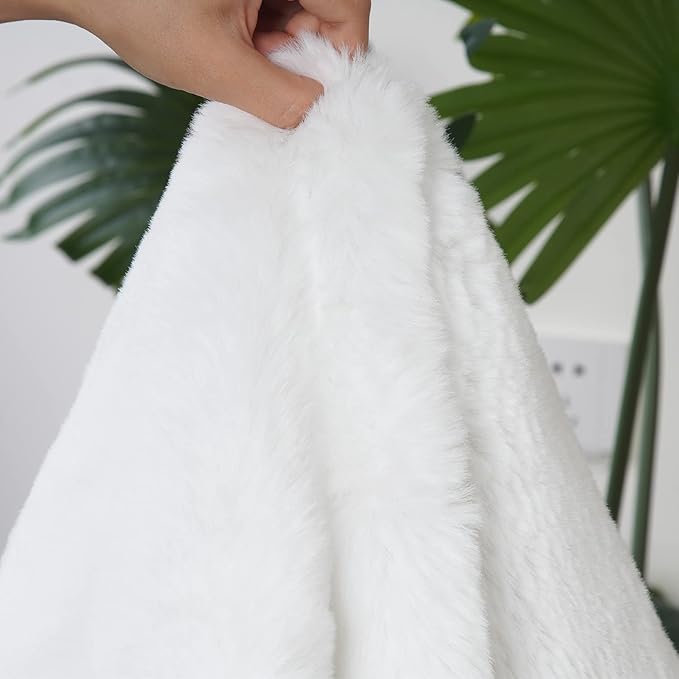 Ghouse Ultra Soft Faux Rabbit Fur Rug, Machine Washable Area Rugs for Bedroom Fluffy Rugs for Living Room, No-Shedding Carpet Sheepskin Rug White 2 x 6 Feet