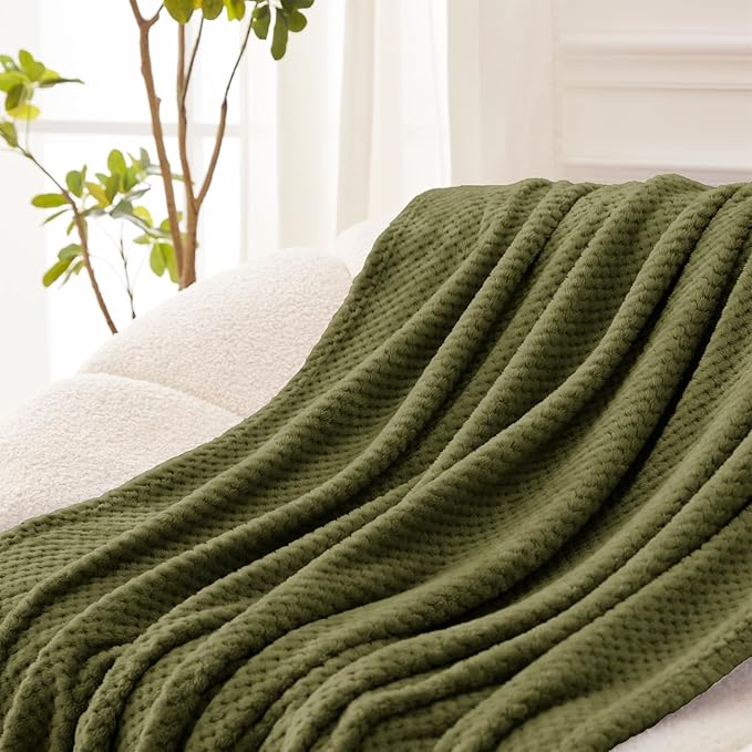 Exclusivo Mezcla Fleece Throw Blanket Extra Large, Super Soft and Warm Blankets for Couch, Sofa and Bed Waffle Textured, Cozy, Fuzzy and Lightweight (Olive Green, 50x70 Inches)