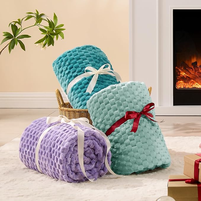 BEDELITE Fleece Blanket - 3D Jacquard Decorative Teal Throw Blankets for Couch & Bed, Soft and Cozy Warm Plush Fluffy Blanket All Seasons Suitable, 50x70Inches