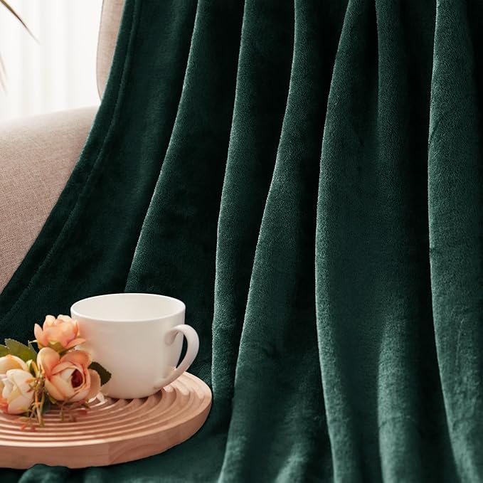 Exclusivo Mezcla Fleece Blankets Queen Size for Bed, Super Soft and Warm, All Season, Cozy, Plush, Lightweight, 90x90 Inches, Forest Green