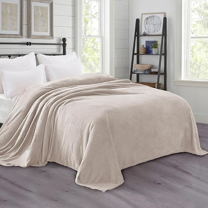 Exclusivo Mezcla Fleece Blanket Twin Size for Bed, Super Soft and Warm, All Season, Cozy, Plush, Lightweight, 90x66 Inches, Camel