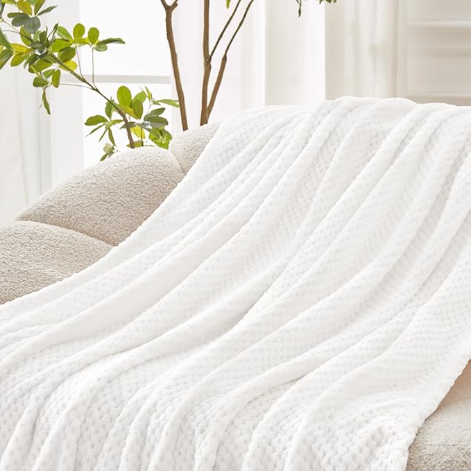 Exclusivo Mezcla Fleece Bed Blanket King Size, Super Soft and Warm Blankets for Couch, Sofa and Bed Waffle Textured, Cozy, Fuzzy and Lightweight (Off White, 90x104 Inches)