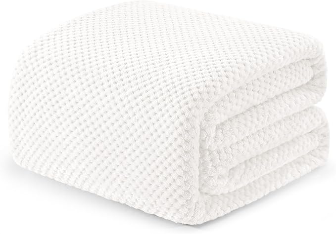 Exclusivo Mezcla Fleece Bed Blanket Twin Size, Super Soft and Warm Blankets for Couch, Sofa and Bed Waffle Textured, Cozy, Fuzzy and Lightweight (Pure White, 90x66 Inches)