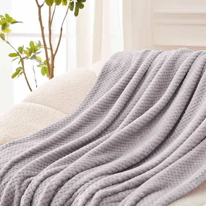 Exclusivo Mezcla Fleece Bed Blanket King Size, Super Soft and Warm Blankets for Couch, Sofa and Bed Waffle Textured, Cozy, Fuzzy and Lightweight (Light Grey, 90x104 Inches)
