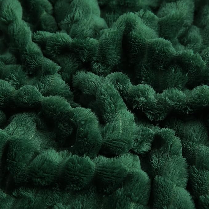 Puncuntex Dark Green Throw Blanket 108"×90" inches Fuzzy 3D Jacquard Decorative Flannel Fleece Super Soft Plush Cozy Blanket for Couch Sofa Chair Lightweight