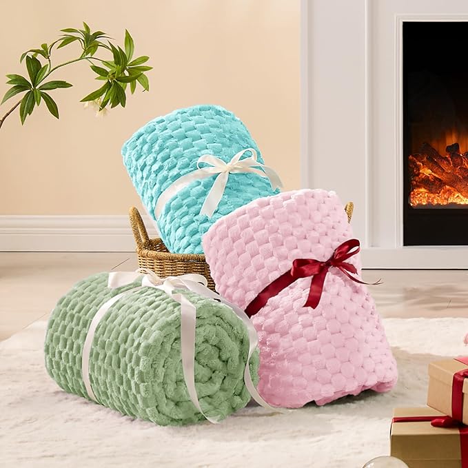 BEDELITE Fleece Blanket - 3D Jacquard Decorative Sage Green Throw Blankets for Couch & Bed, Soft and Cozy Warm Plush Fluffy Blanket All Seasons Suitable, 50x60Inches