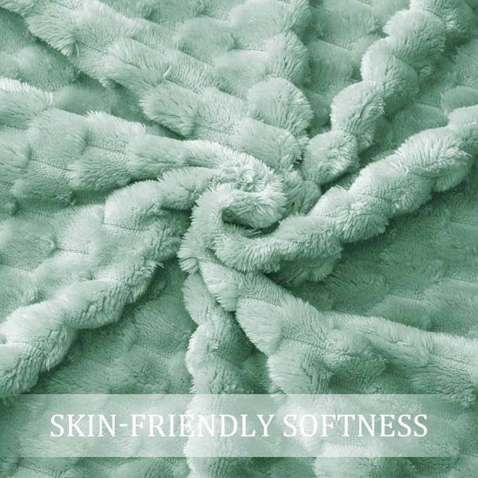 Exclusivo Mezcla Fleece King Blanket for Bed, Extra Large Fuzzy Sage Green Bed Blankets, Soft Cozy Plush Sofa Throws for All Seasons, 90x104 Inches