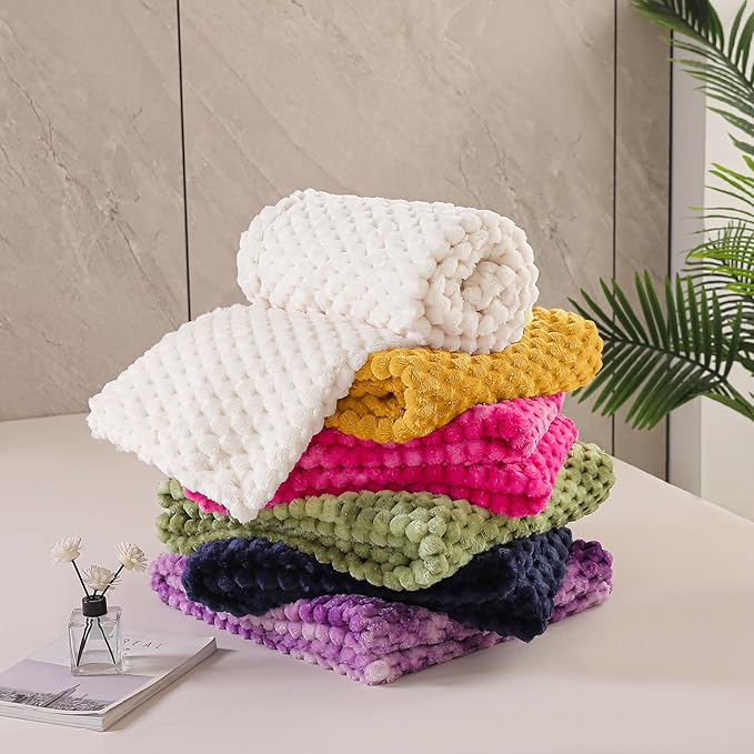 Exclusivo Mezcla Fleece Queen Blanket for Bed, Extra Large Fuzzy Burnt Orange Bed Blankets, Soft Cozy Plush Sofa Throws for All Seasons, 90x90 Inches