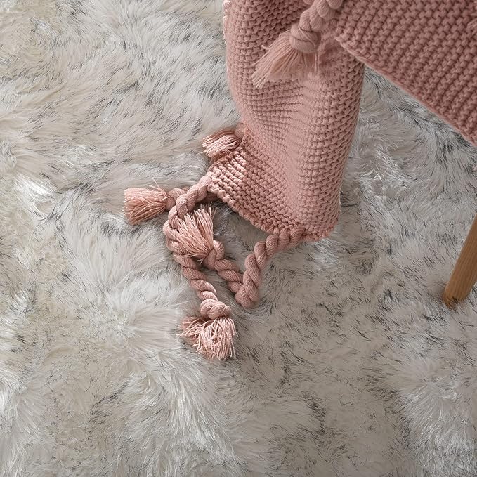 Goolela Round Sheepskin Rug 5ft Fluffy Circle Fuzzy Faux Fur Rug for Bedroom Living Room Plush Soft Washable - White with Grey Tips