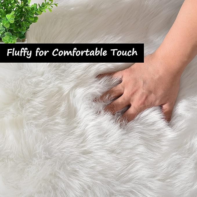 Goolela White Round Area Rug 5ft Fluffy Circle Faux Fur Sheepskin Carpet for Bedroom Living Room Fuzzy Furry Plush Washable