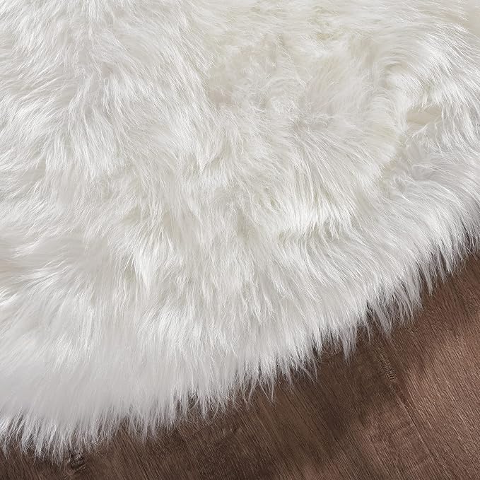 Goolela White Fluffy Faux Fur Rug for Bedroom Faux Sheepskin Rug 2x3 White Fuzzy Furry Bedside Carpet Dining Room Playroom Dorm Small Washable Rectangle