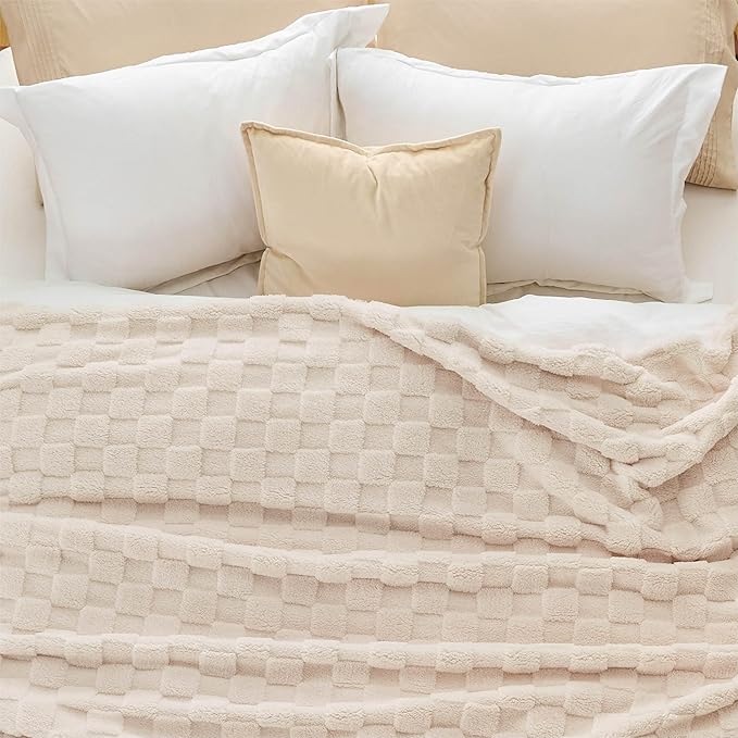 Bedsure GentleSoft King Size Blanket for Bed - Super Soft Cozy Blankets for Kids Girls, Large Fuzzy Fleece Throw for Bedroom Decor, Cream,108x90 Inches