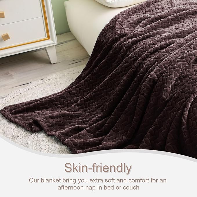 Exclusivo Mezcla Fleece Twin Size Blanket for Bed, 60x80 Inches Soft Cozy Jacquard Flannel Blankets, Lightweight Fuzzy Plush Warm for Women, Coffee