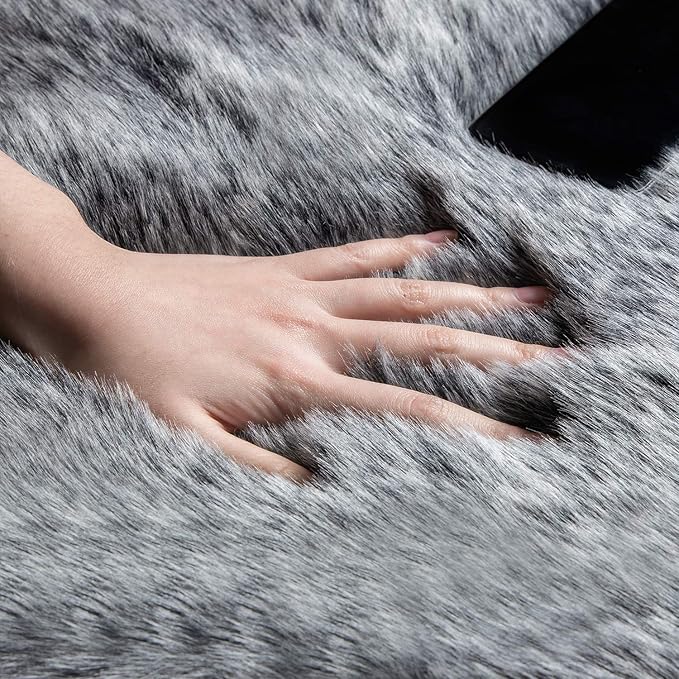 Ashler HOME DECO Soft Fox Faux Fur Chair Couch Cover Area Rug for Bedroom Floor Sofa Living Room Black White 3 x 3 Feet Round
