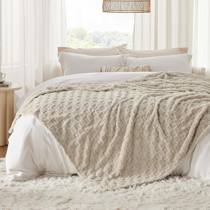 Bedsure GentleSoft Full Size Blankets for Bed - Super Soft Cozy Fleece Blanket for Kids Girls, Large Fuzzy Throws for Bedroom Decor, Neutral, 84x90 Inches
