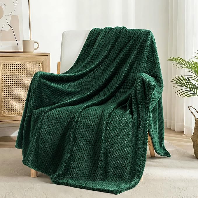 Exclusivo Mezcla Fleece Bed Blanket King Size, Super Soft and Warm Blankets for Couch, Sofa and Bed Waffle Textured, Cozy, Fuzzy and Lightweight (Forest Green, 90x104 Inches)