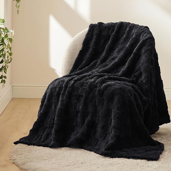 Bedsure GentleSoft Black Throw Blanket for Couch - Checkered Fleece Blankets Gifts for Kids Girls, Cute Soft Cozy Throw for Bedroom Home Decor Gifts, 50x60 Inches