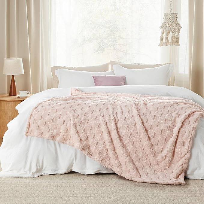 Bedsure GentleSoft Pink Throw Blanket for Couch - Checkered Fleece Blankets Gifts for Kids Girls, Cute Soft Cozy Throw for Bedroom Home Decor Gifts, 50x60 Inches
