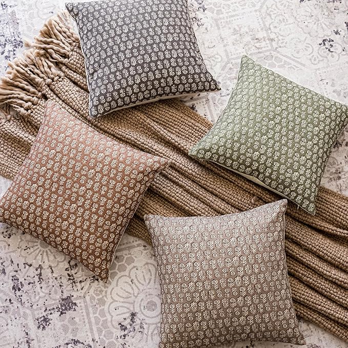 Foindtower Set of 2 Decorative Neutral Floral Print Throw Pillow Covers Vintage Farmhouse Cushion Covers Boho Home Decor for Sofa Chair Couch Bedroom Living Room,18×18 Inch,Light Orange Brown